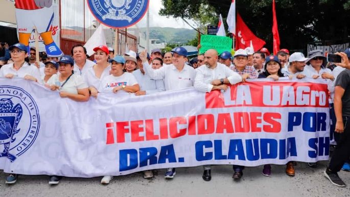 Más de 5 mil estudiantes de la UAGro fueron acarreados a festejo de la 4T en Zócalo de la CDMX