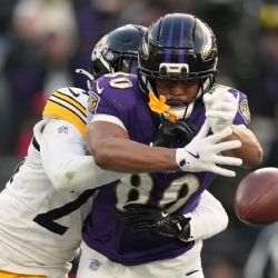 Los Ravens pierden el primer lugar de la AFC Norte tras caer 22-27 contra los Steelers