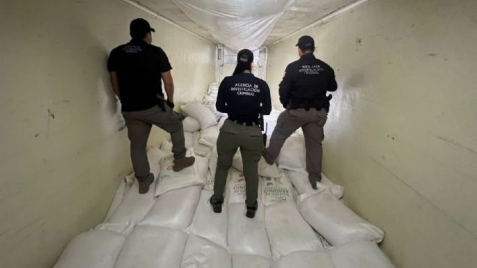 Decomisan 320 kilos de metanfetamina que transportaban dentro de tractocamión en Sinaloa