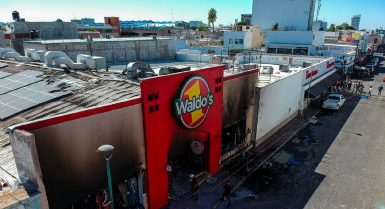Sobre "Caso incendio en Waldo’s: dueños de la tienda siguen sin declarar a un mes de la tragedia"