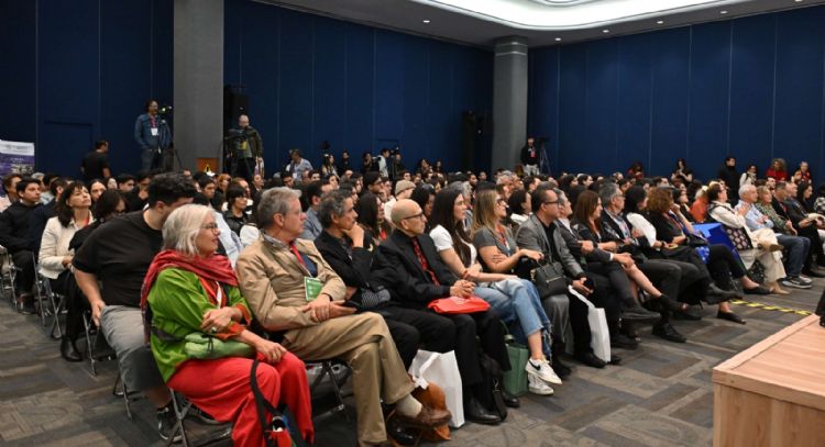 FIL Guadalajara 2025 rompe números de asistencia; Italia, el invitado (otra vez) para 2026