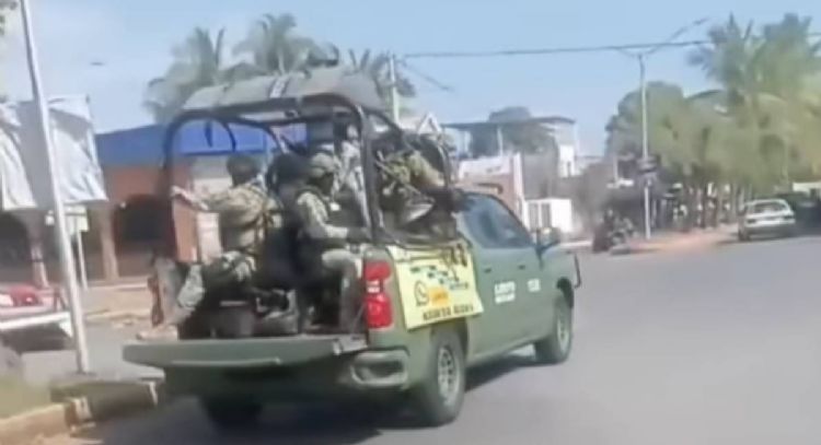 Hombres armados emboscan a policías en Santiago Acahuato, Michoacán; hay dos elementos heridos