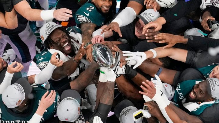 Eagles zarandean a Mahomes con 6 capturas y 3 pérdidas en una paliza del Super Bowl