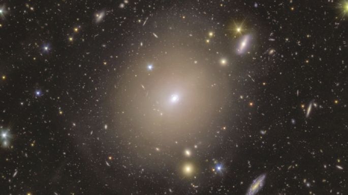 Telescopio espacial Euclid detecta anillo de luz alrededor de galaxia