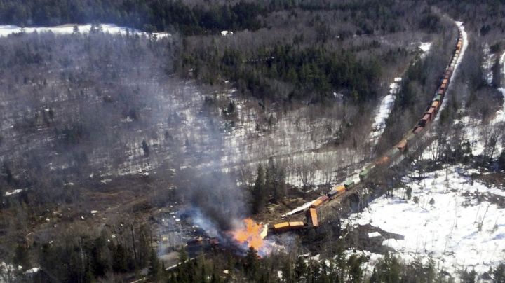 Descarrilamiento de tren en Maine fue provocado por dique de castores