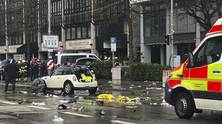 Conductor embiste contra manifestantes en Múnich; hay 30 heridos