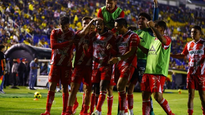 Necaxa corta el paso invicto del tricampeón América (Videos)