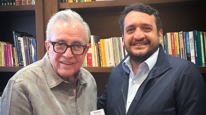 Rubén Rocha Moya se afilia a Morena; Andrés Manuel López Beltrán le entregó su credencial