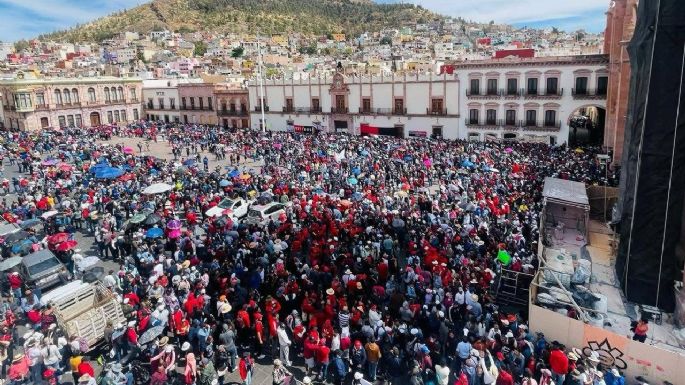 Maestros en Zacatecas realizan paro indefinido de labores para demandar el pago de prestaciones