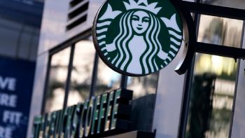 Starbucks eliminará mil 100 empleos corporativos a nivel global