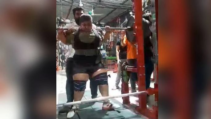 Levantadora de pesas de 17 años muere al intentar cargar 270 kilogramos (Video)