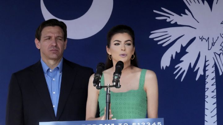 Gobernador de Florida promueve a su esposa para sea su sucesora