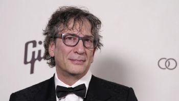 Una mujer demanda al autor de ciencia ficción Neil Gaiman por agresón sexual