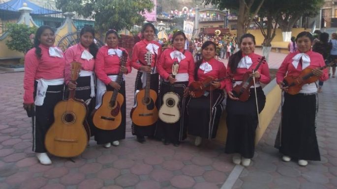 Un mariachi femenil para revitalizar lenguas originarias y empoderar a la mujer indígena