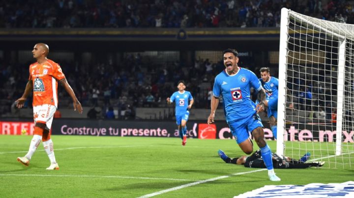 “Toro” Fernández le da agónica victoria al Cruz Azul ante el Pachuca al minuto 90 (Videos)