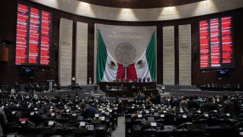 Diputados gastan más de 60 mdp en puente subutilizado, chamarras, boletos para Six Flags...