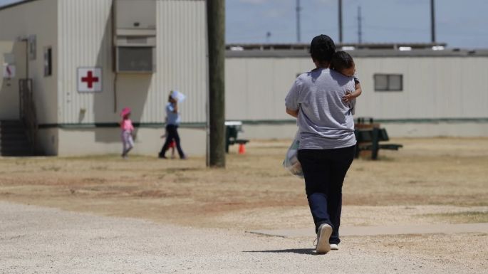 Reabrirán centro de detención de inmigrantes que anteriormente albergaba a familias en Texas