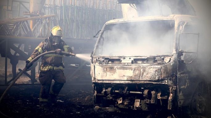 Fuertes vientos provocan apagones e incendios en Nuevo León (Videos)