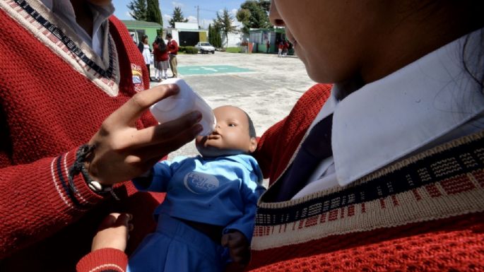 En 2024, más de 7 mil niñas en México fueron forzadas a ser madres