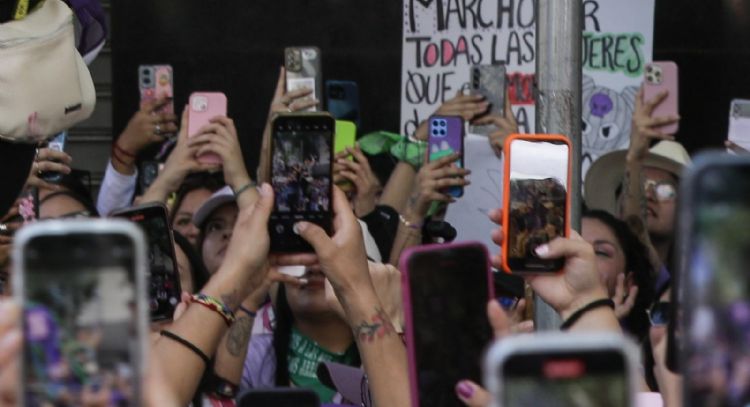 Violencia familiar y digital, los delitos más denunciados por mujeres de 18 a 30 años