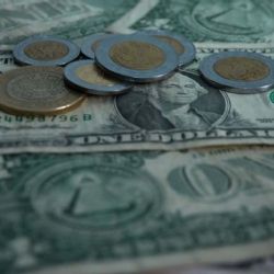 El peso arranca la semana con pérdidas ante nuevos aranceles de Trump