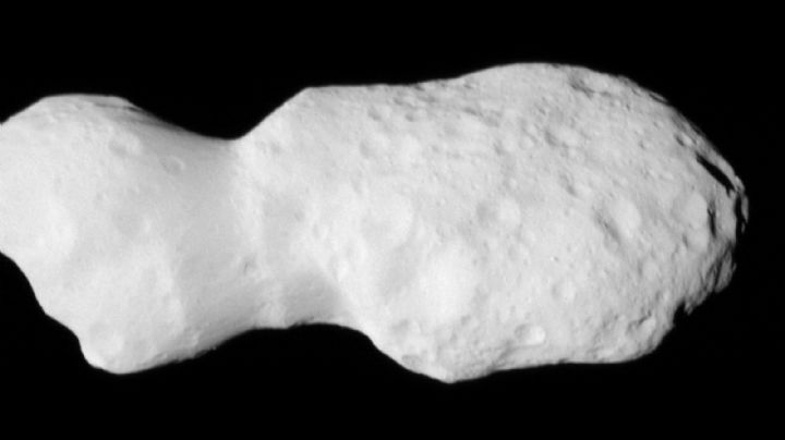 Nave de la NASA envía imágenes de asteroide muy grande, irregular y de forma extraña
