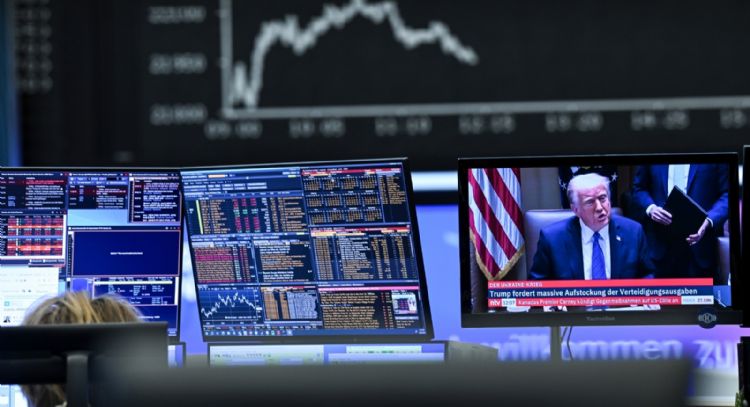 Las acciones mundiales caen mientras la guerra de Irán eleva el crudo a más de 110 dólares el barril