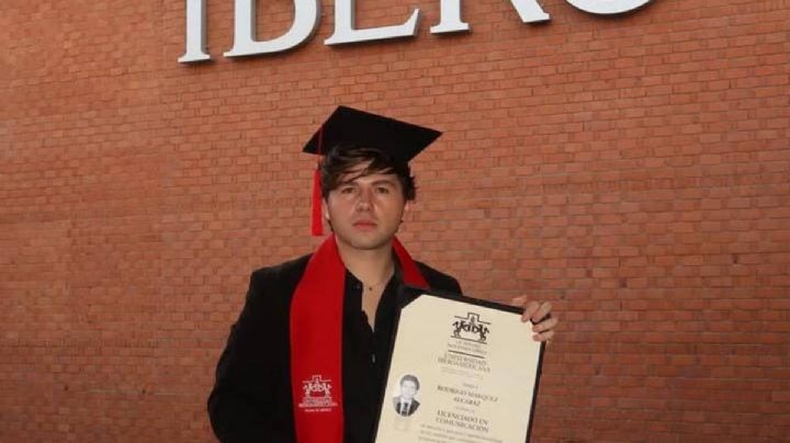 Rodrigo Márquez, hermano de "Fofo", presume título universitario en Comunicación por la Ibero