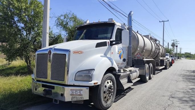 Aseguran pipas con 30 mil litros de combustible ilegal que entró de EU a Coahuila