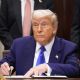 Trump firma acuerdo para reducir los precios de medicamentos; estima una rebaja de hasta el 80%