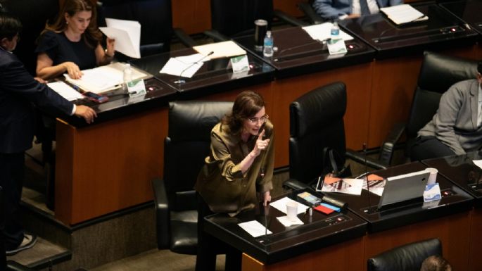 A gritos, Lilly Téllez exige a Fernández Noroña y a Adán Augusto que rindan cuentas