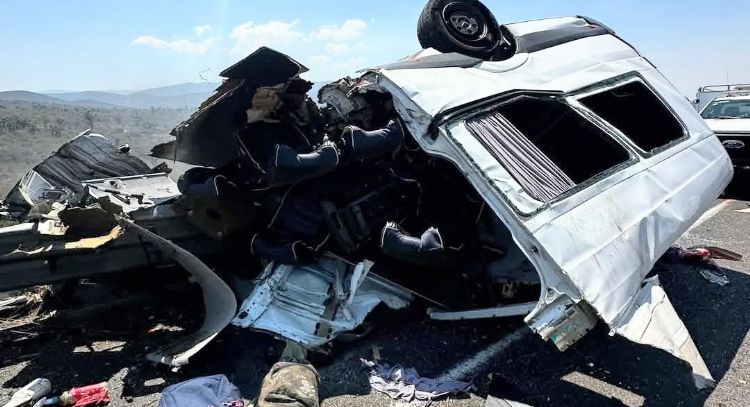 Hay nueve maestros entre las víctimas del accidente carretero en la autopista Cuacnopalan-Oaxaca