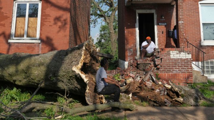 Oleada de tornados deja 16 muertos en Kentucky y Missouri