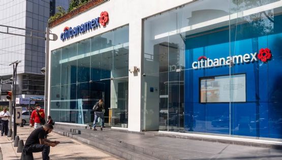 Reportan fallas en cajeros automáticos y banca en línea de Banamex (Video)