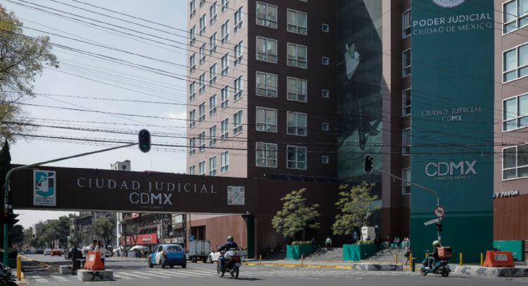 Militar y jueza por voto popular bloquean a niña para representar a México en Estados Unidos