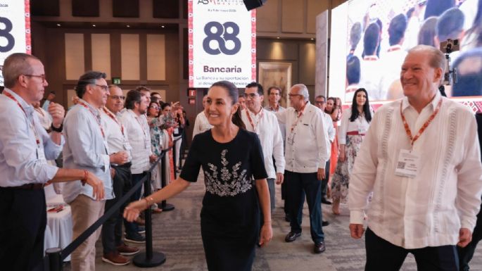Sheinbaum pide a los banqueros que otorguen más créditos a los mexicanos