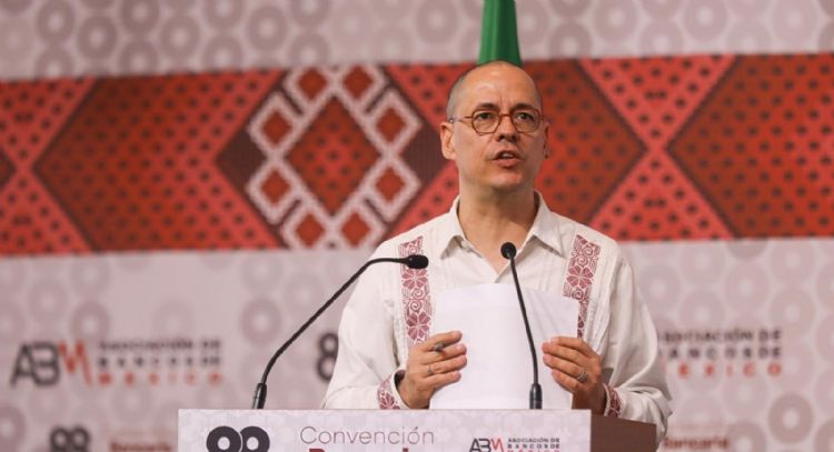 Convención Bancaria: Peña Merino evade a la prensa y hace mutis sobre reforma a telecom