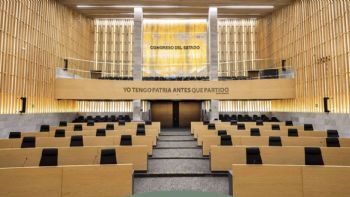 Juez ampara a organización civil para que no se le aplique la Ley de Ciberasedio en Puebla