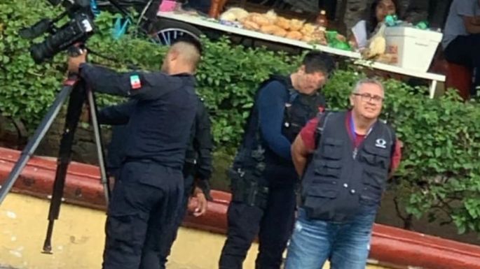 Camarógrafo es detenido por policías mientras grababa en Tequila, Jalisco
