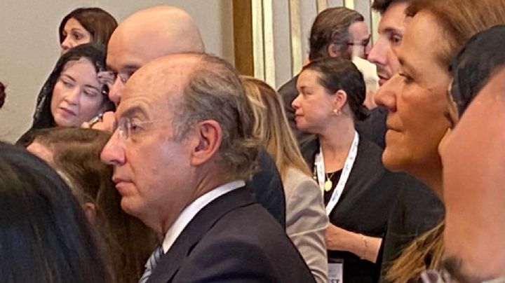 Fernández Noroña se encuentra a Felipe Calderón en audiencia del papa León XIV