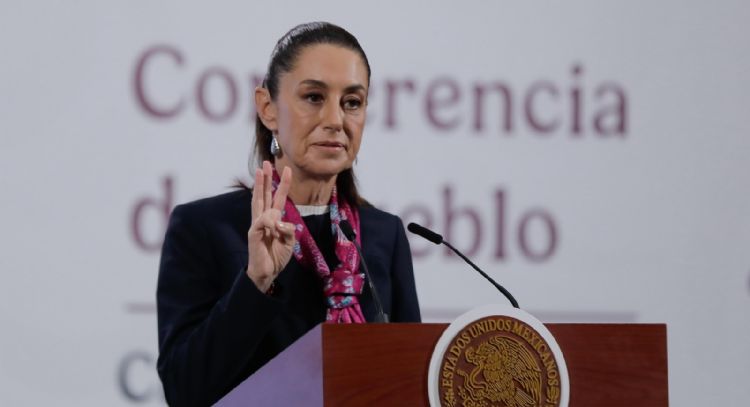 Cierre del estrecho de Ormuz podría impactar precio de gasolinas en México: Sheinbaum