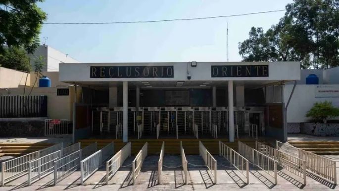 Se derrumba un techo en juzgados penales del Reclusorio Oriente por filtración de agua (Video)