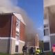 VIDEO: mujer lanza a su bebé por la ventana tras explosión en edificio