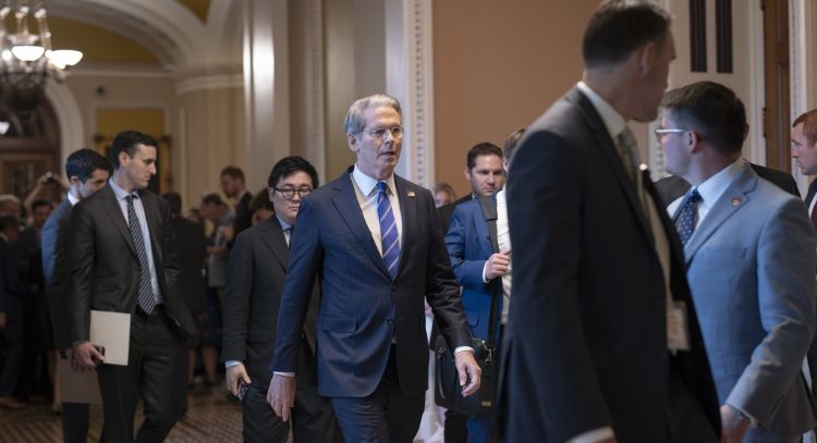 Propuesta fiscal de Trump supera votación clave en el Senado