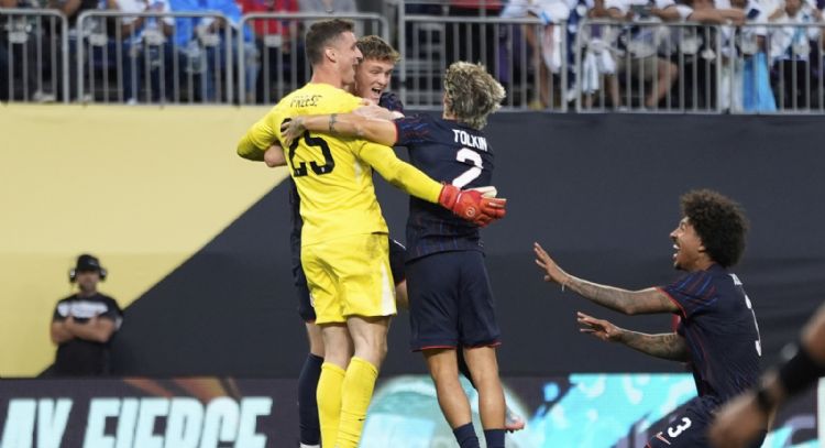 Estados Unidos se impone 4-3 en penales a Costa Rica para avanzar a las semifinales de la Copa Oro