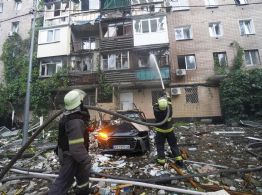 Ataques rusos en Ucrania matan a cuatro personas y hieren a más de dos docenas
