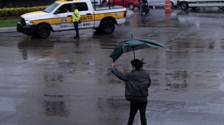 Ciclones Bárbara y Cosme podrían unirse; lloverá muy fuerte de lunes a jueves en estas entidades