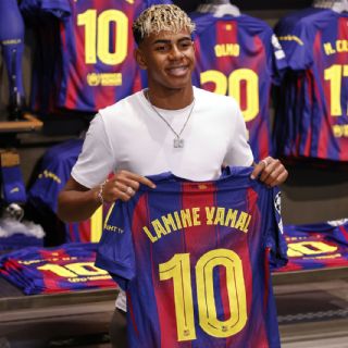 Tras polémica por fiesta, Lamine Yamal hereda el icónico 10 del Barcelona
