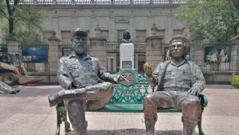 Convocan a mitin para que devuelvan las estatuas de Fidel Castro y “Che” Guevara