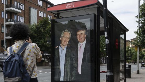 Trump envió carta de cumpleaños a Jeffrey Epstein con supuesto contenido sexual, asegura WSJ